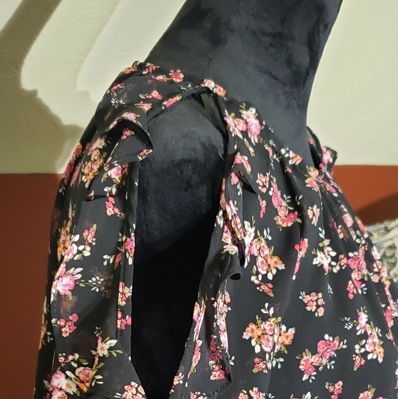 Blouse - Picture 7 of 8